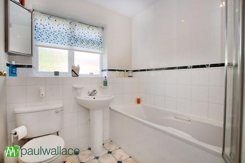 6 Lovering Road, Cheshunt, Waltham Cross, EN7 6WU