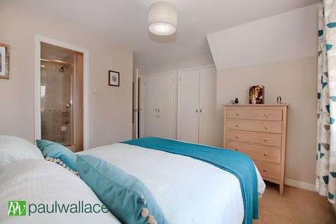 6 Lovering Road, Cheshunt, Waltham Cross, EN7 6WU
