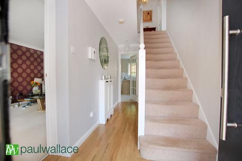 6 Lovering Road, Cheshunt, Waltham Cross, EN7 6WU