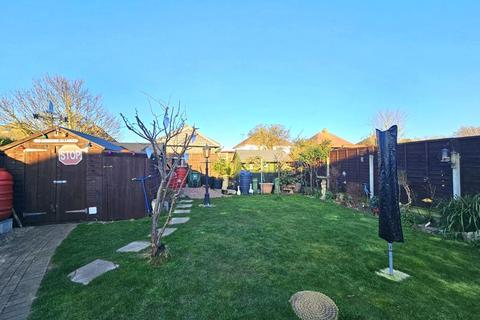 39 Beechcroft Road, Longlevens, Gloucester, GL2 9HE