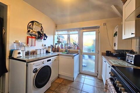 39 Beechcroft Road, Longlevens, Gloucester, GL2 9HE