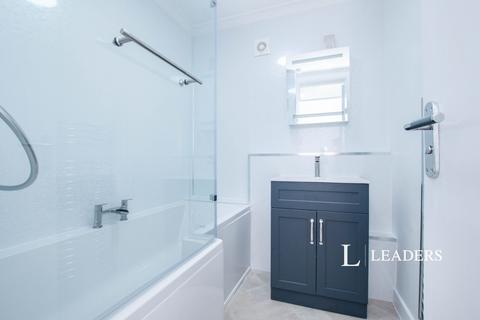 2 bedroom flat to rent, Nairn Road, Bournemouth