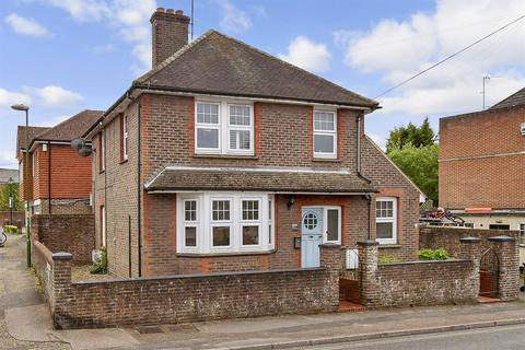 2 bedroom ground floor maisonette for sale, Denne Road, Horsham, West Sussex