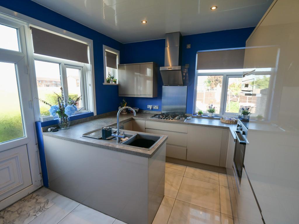 Kitchen Dual Aspect