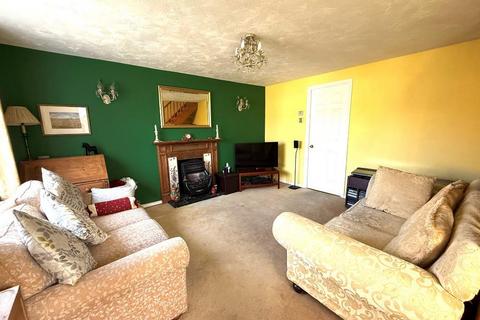 3 bedroom end of terrace house for sale, Birds Estate, Luton LU4