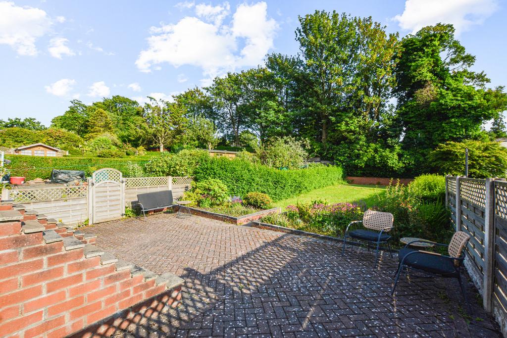 Gardens & Driveway