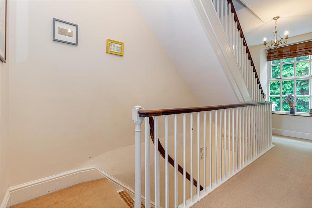 Hallway2.jpg