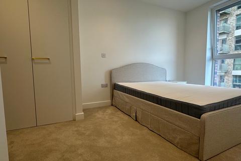 2 bedroom flat to rent, Grand Union 7