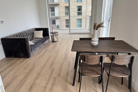 2 bedroom flat to rent, Grand Union 7