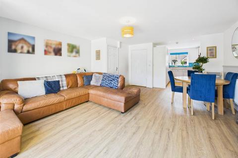 24 Adams Lane, Brockworth, Gloucester, GL3 4HZ