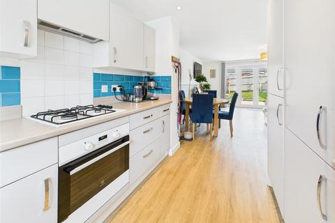 24 Adams Lane, Brockworth, Gloucester, GL3 4HZ