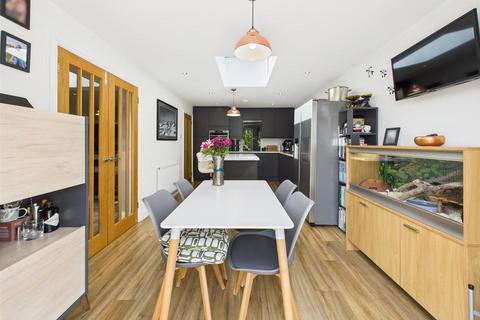 94 Tuffley Lane, Tuffley, Gloucester, GL4 0DU