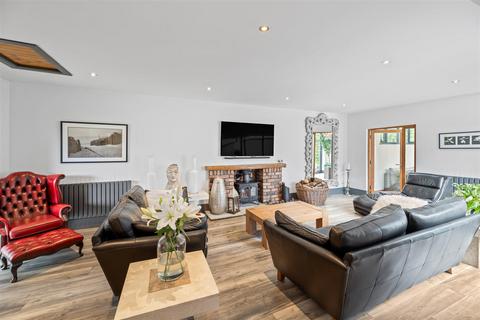 4 bedroom detached bungalow for sale, Thelwall New Road, Thelwall, Warrington