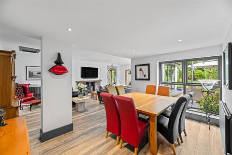 4 bedroom detached bungalow for sale, Thelwall New Road, Thelwall, Warrington