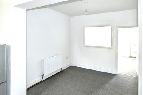 2 bedroom end of terrace house for sale, 1 Cumberland Villas Egton Street, Hull, HU8 7HX