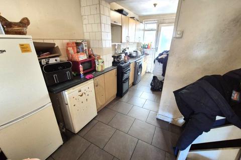 2 bedroom terraced house for sale, 4 Clarence Avenue, Delhi Street, Hull, HU9 5QT