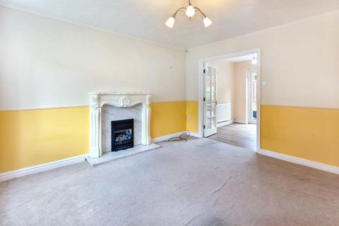 3 bedroom end of terrace house for sale, 10 Magpie Lane, Oldham, OL4 5PB