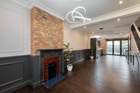 4 bedroom terraced house for sale, Crescent Road, Leyton, London, E10 5JJ