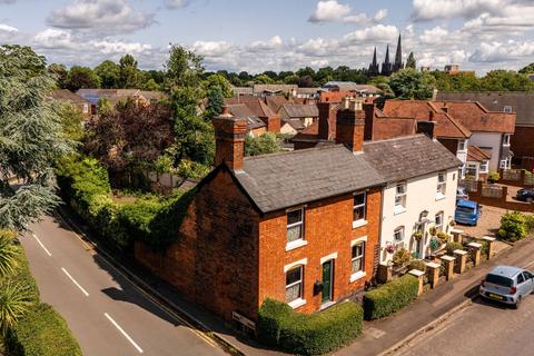 4 Walsall Road, Lichfield, WS13 6RF
