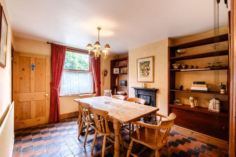4 Walsall Road, Lichfield, WS13 6RF
