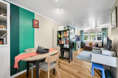 89 Appledore Crescent, Sidcup, DA14 6RG