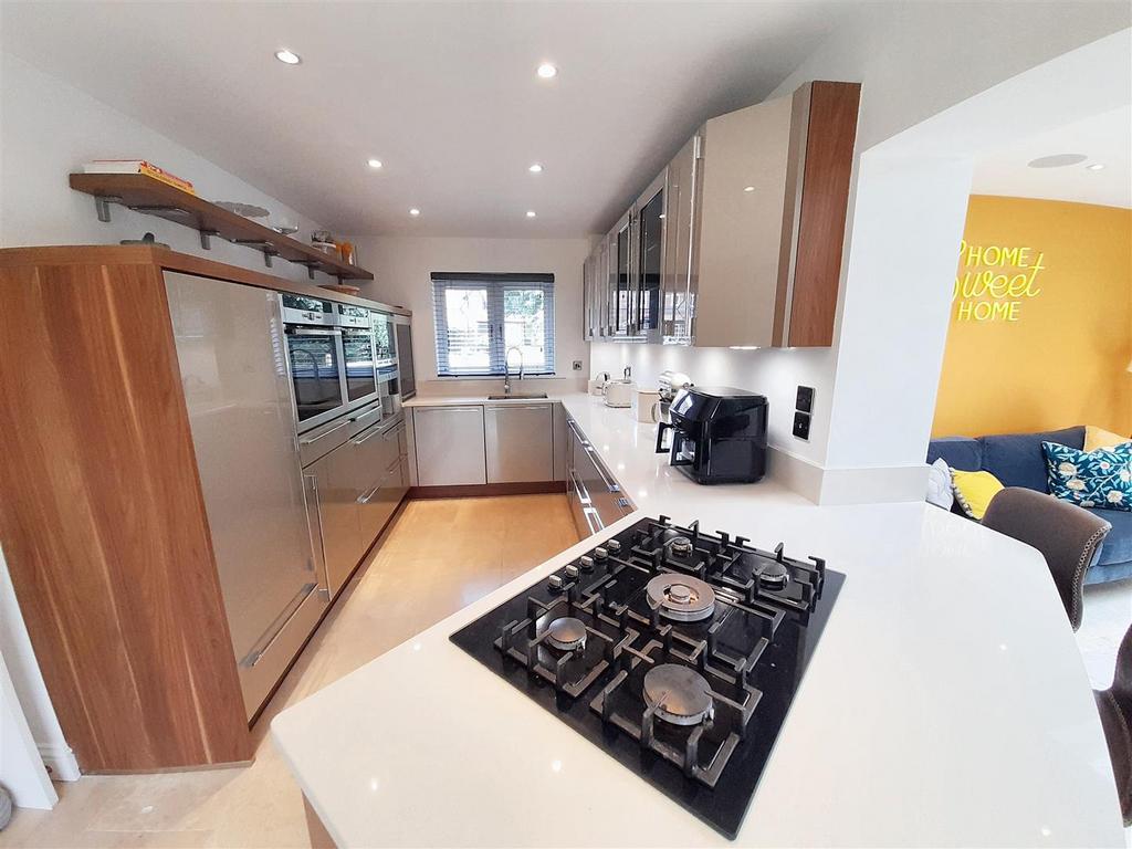 Kitchen breakfast room 2 new.jpg