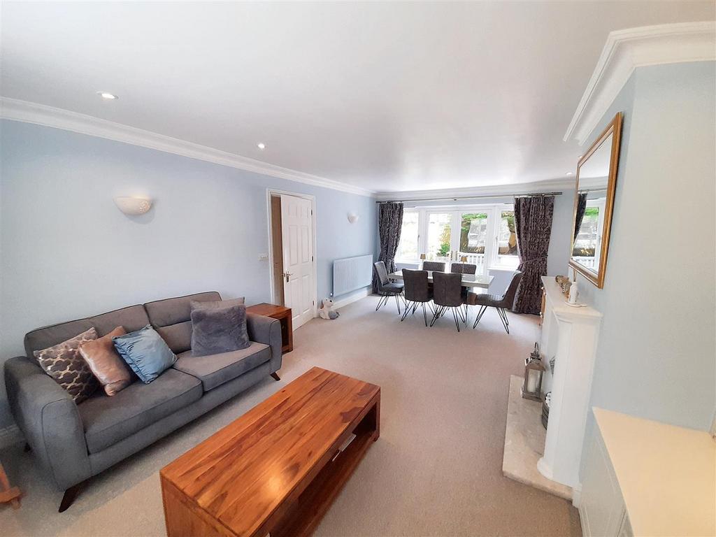 Living dining room new.jpg