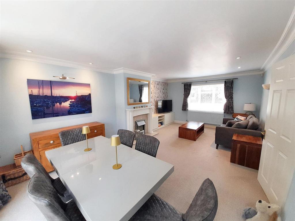 Living / dining room