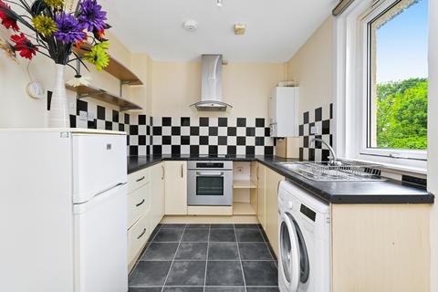 8 Boswall Drive, Edinburgh, EH5 2DZ