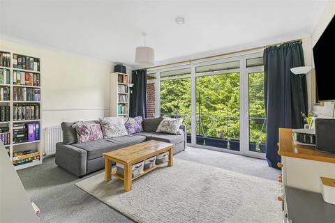 Devonshire Avenue, Sutton