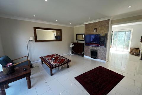 78 Waverley Road, Oxshott, Leatherhead, KT22 0RZ