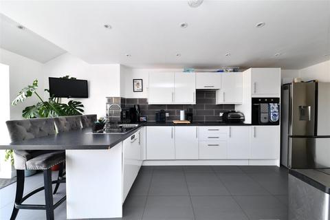 37 Pankhurst Crescent, Stevenage, SG2 0QF