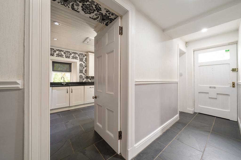 Hallway to Kitchen &amp; Rear Garden