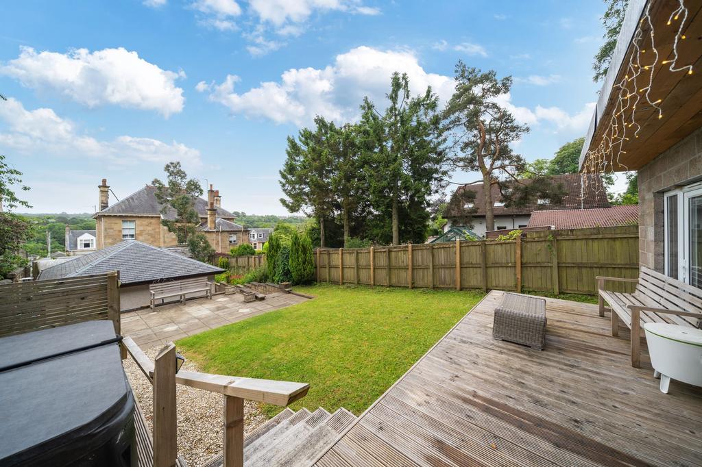 Summerhouse Deck &amp; Garden