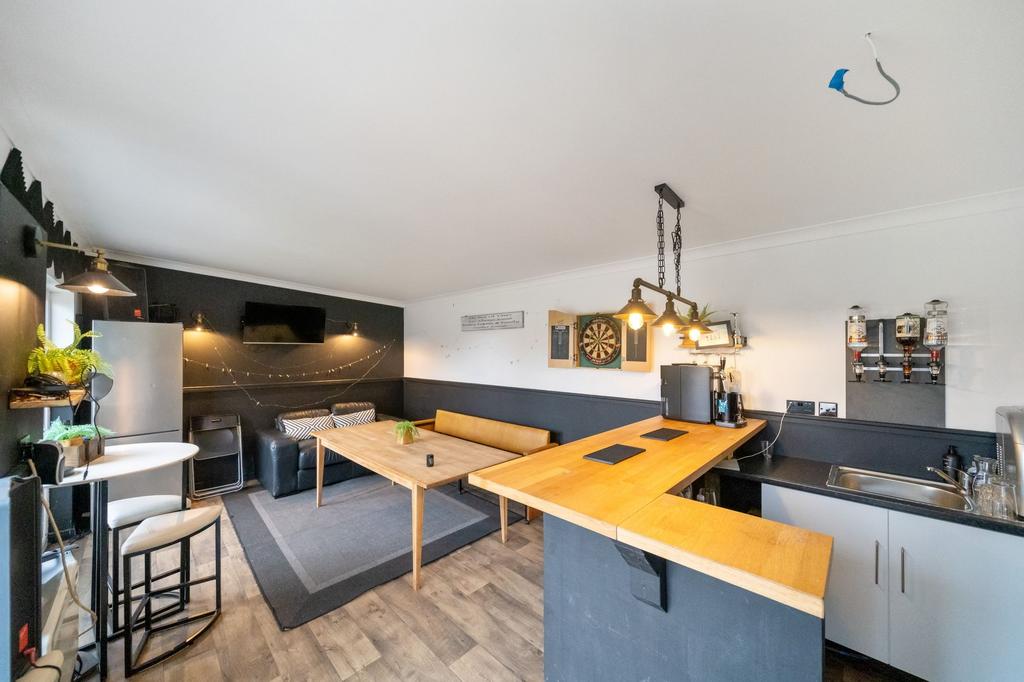 Summerhouse/Games Room