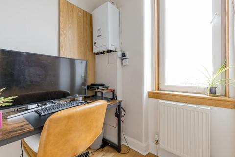 8/7 Hermitage Park, Edinburgh, EH6 8HB