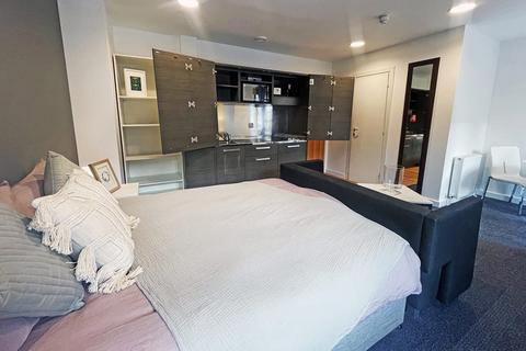 Studio to rent, Kirby Street