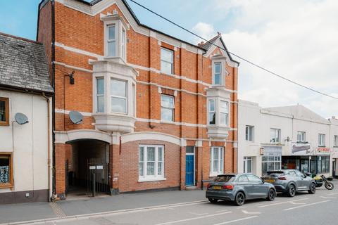 2 bedroom flat for sale, East Street, Crediton, EX17