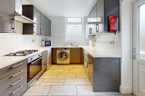 6 bedroom house to rent, Banff Road, Manchester M14