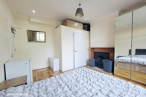 undefined, Halstead Road, Winchmore Hill, N21