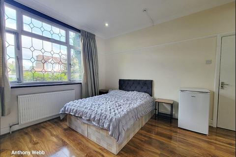 undefined, Halstead Road, Winchmore Hill, N21