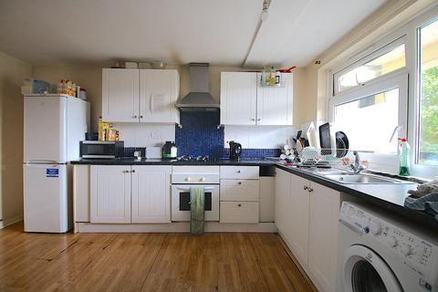 5 bedroom flat to rent, Malmesbury Road, London E3