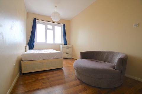 5 bedroom flat to rent, Malmesbury Road, London E3
