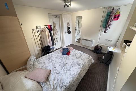 1 bedroom apartment to rent, Wetherby Grove, Burley, Leeds, LS4 2JH