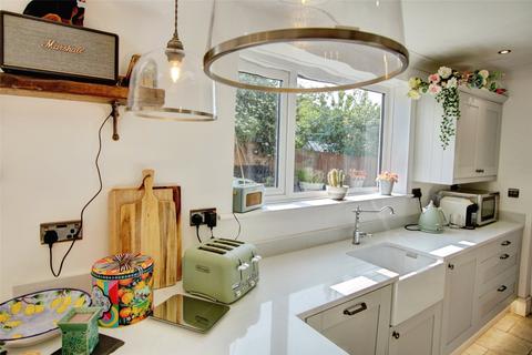 42 Alexandra Close, Framwellgate Moor, Durham, DH1 5ED