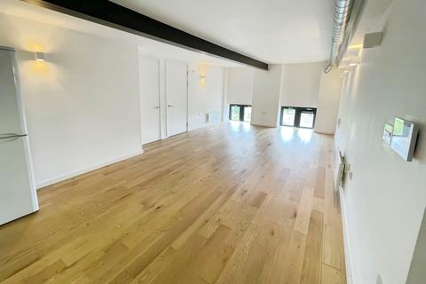 Elisabeth Gardens, Greater Manchester SK5