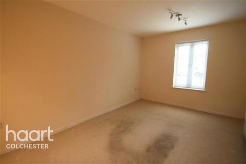 2 bedroom end of terrace house to rent, South Colchester