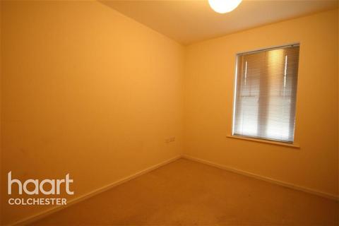 2 bedroom end of terrace house to rent, South Colchester