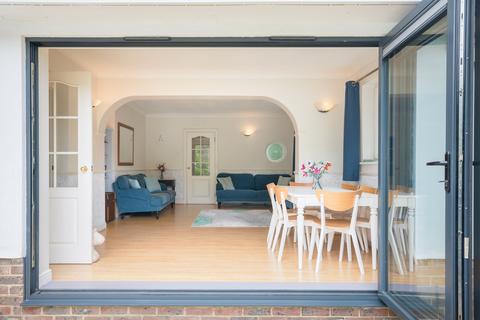 undefined, Pondtail Road, Horsham, RH12
