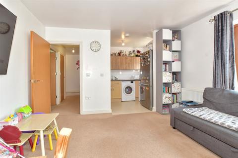 2 bedroom flat for sale, Howlands Court, Crawley RH10